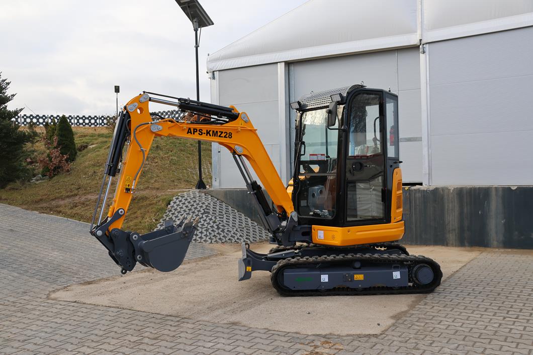 Mini escavadeira APS KMZ 28 com braço de torção