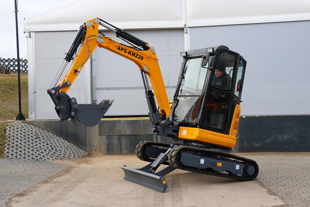Mini escavadeira APS KMZ 28 com braço de torção
