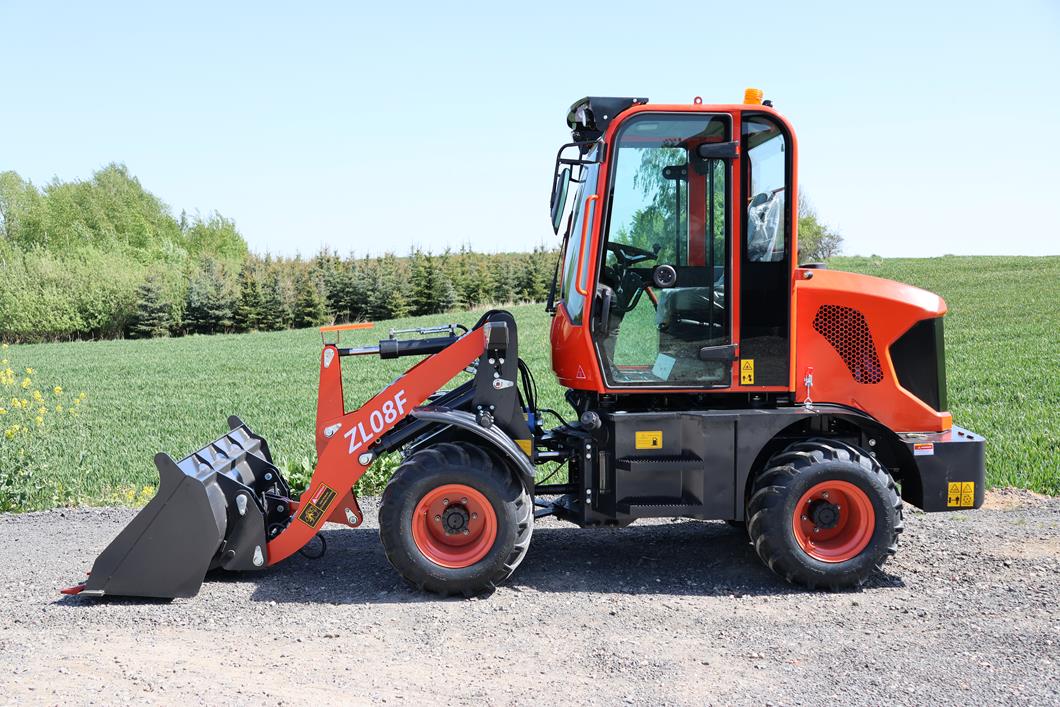 Carregadeira frontal APS ZL08F