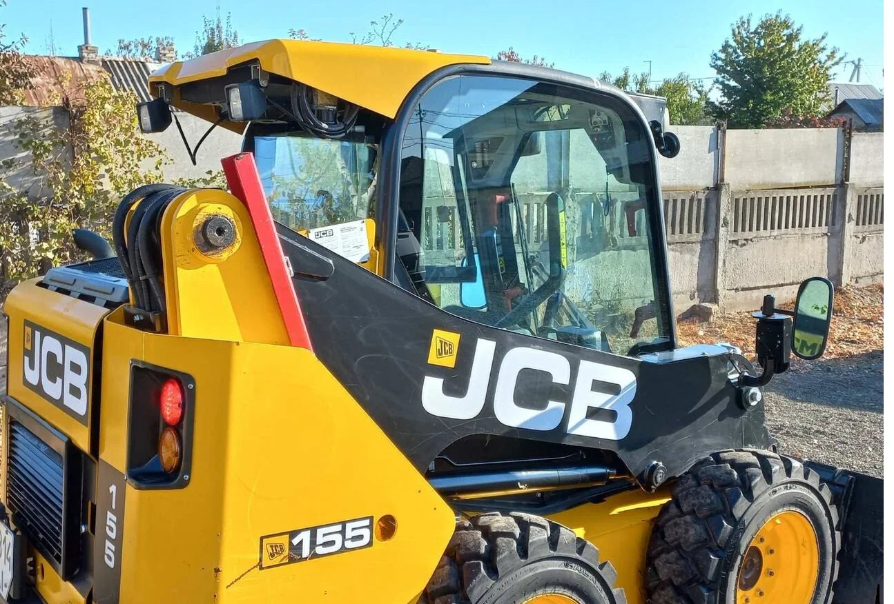 Minicarregadeira JCB 155 – 2019 – Uso profissional (Não destinada ao transporte de passageiros)