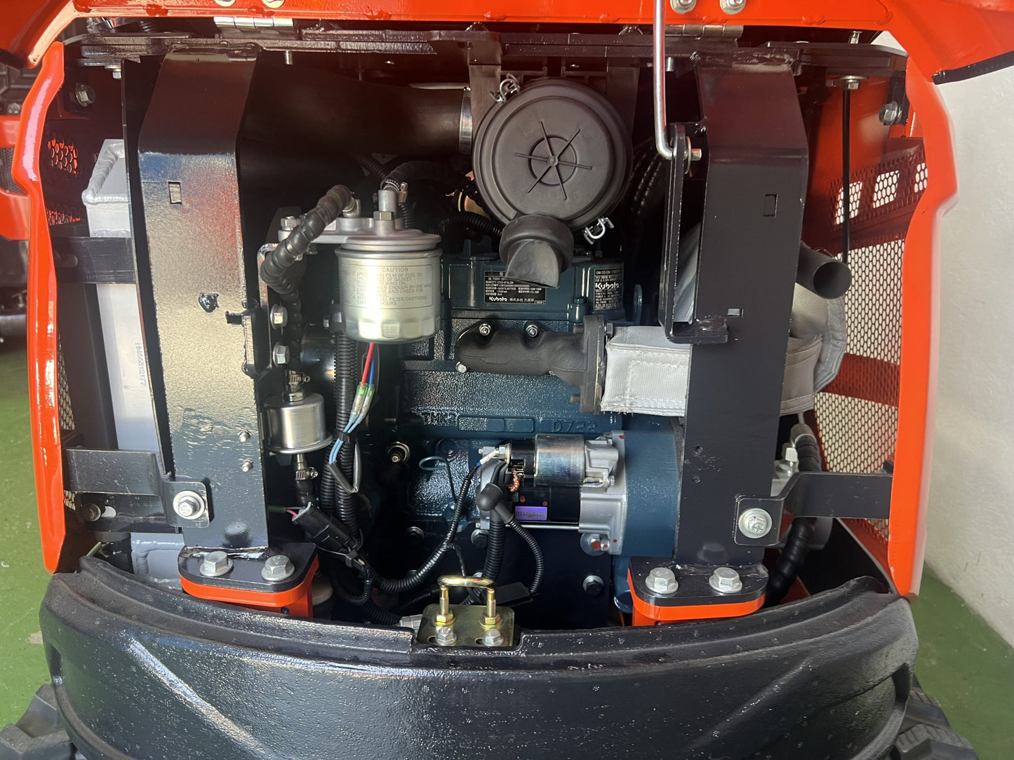 Mini Escavadeira Giratória BAIMSE 1800 kg, Motor Kubota de 3 Cilindros