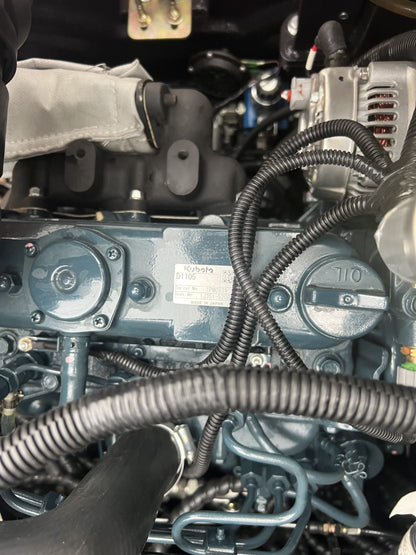 Mini Escavadeira Giratória Baimse de 2500 kg, Motor Kubota D1105 de 3 Cilindros