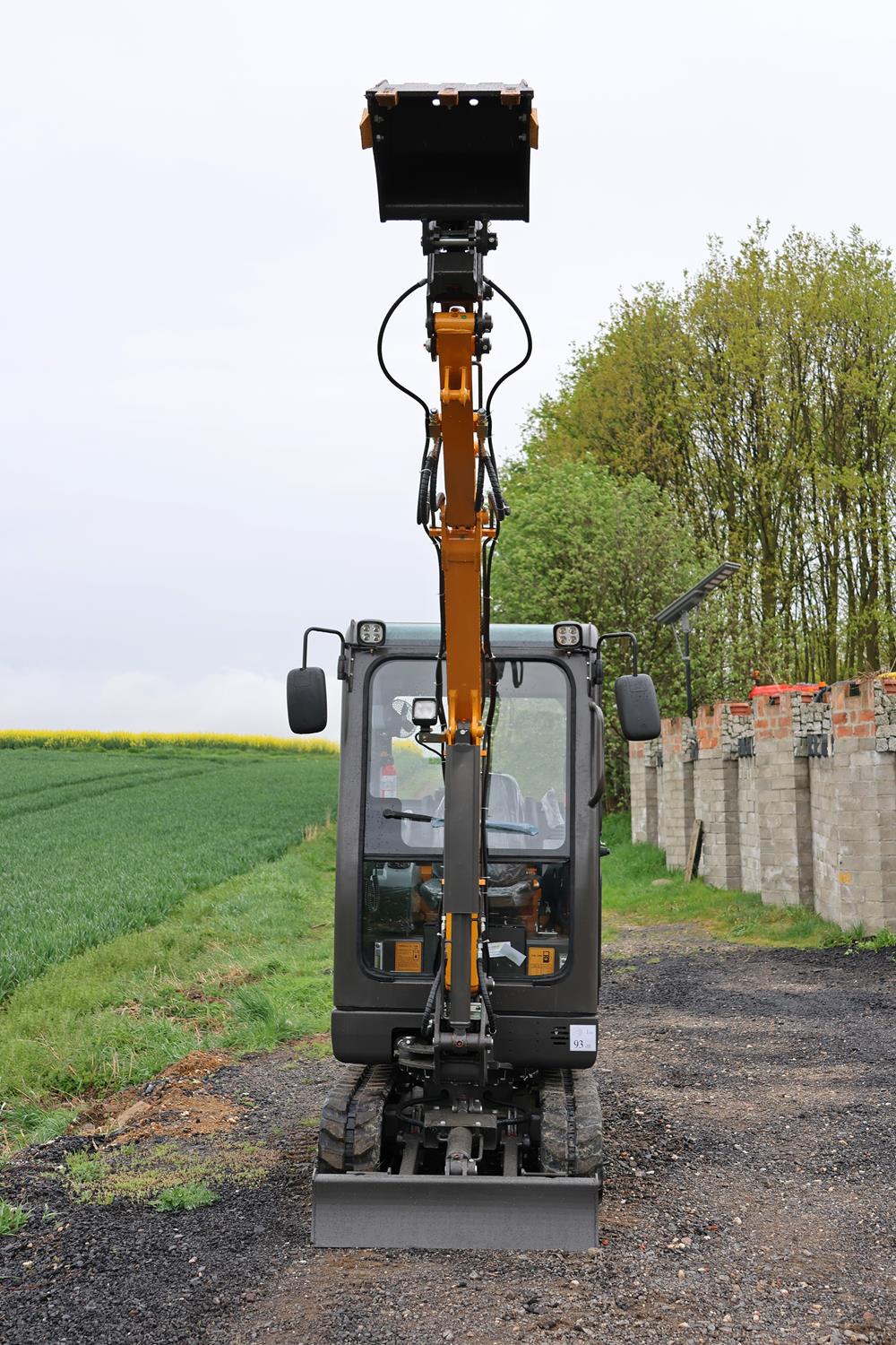 Miniescavadeira APS KME20
