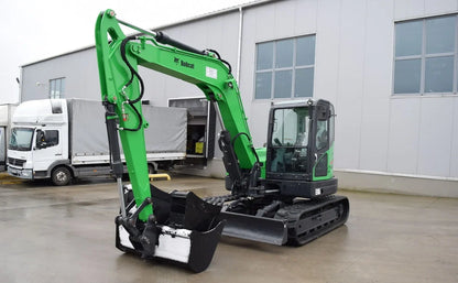 Miniescavadeira Bobcat E85 + 3 caçambas / 8,5 T