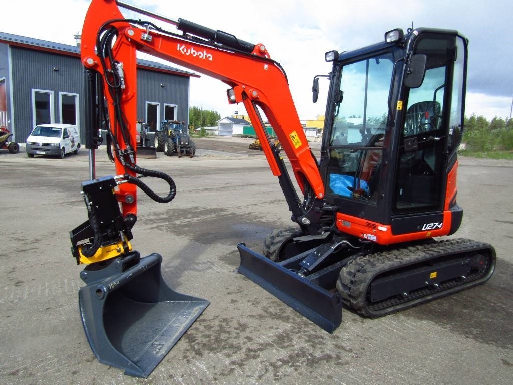 Miniescavadeira Kubota U27-4 NOVA de 2,7 T