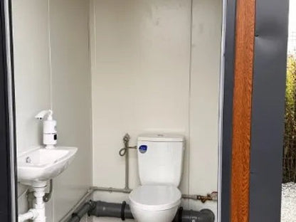 Contentor Sanitário Tipo Pavilhão com Cabine Tripla ( Ref: S2103 )