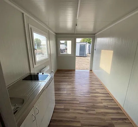 Contentor de Escritório 6,00 X 2,40 com WC, Chuveiro e Cozinha ( Ref: 2390 )